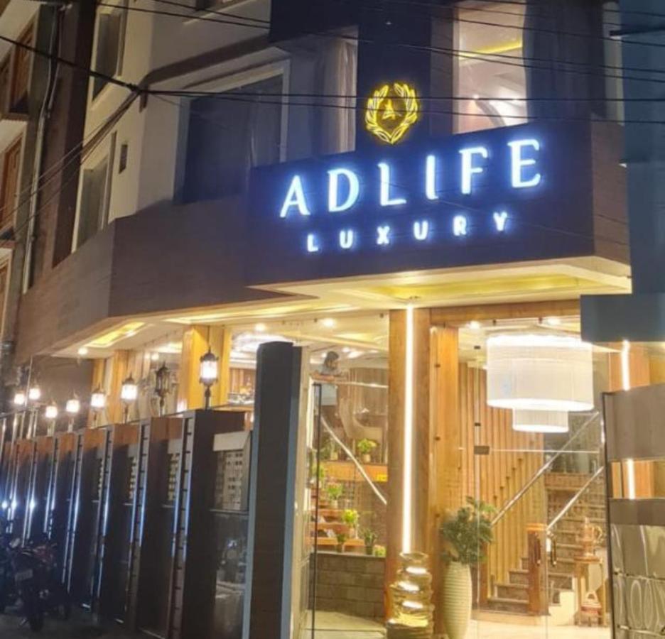 Hotel Adlife Luxury Srīnagar Zewnętrze zdjęcie